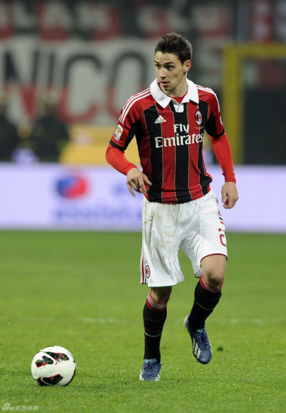 广东大胜合肥！徐杰统治级，胡明轩回二号位，杨溢展战略意义！（广东狂胜合肥！徐杰统治全场，胡明轩回归2号位，杨溢战略价值凸显）