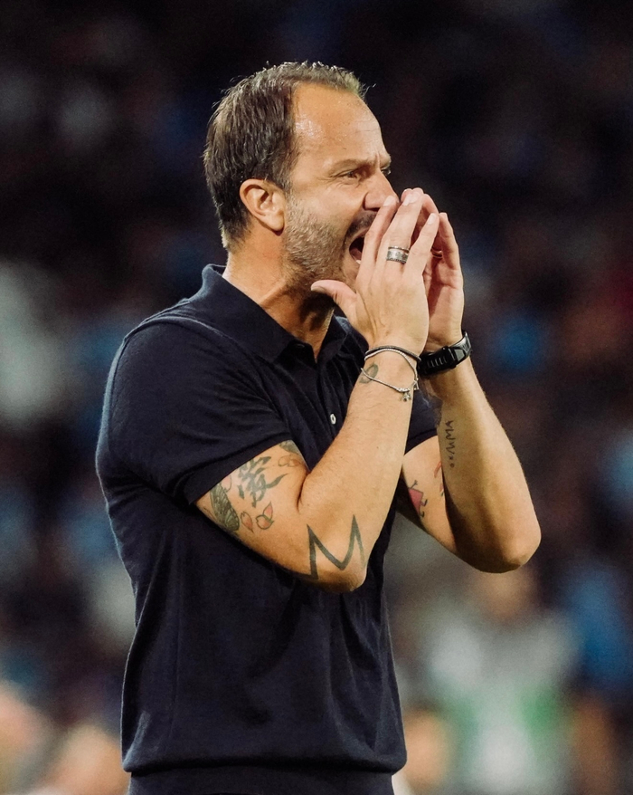 绿帽哥：利物浦冬窗卖萨拉赫&签塞梅尼奥，阿隆索替代斯洛特（绿帽哥称：利物浦冬窗或售萨拉赫并签下塞梅尼奥，阿隆索有望接替斯洛特）