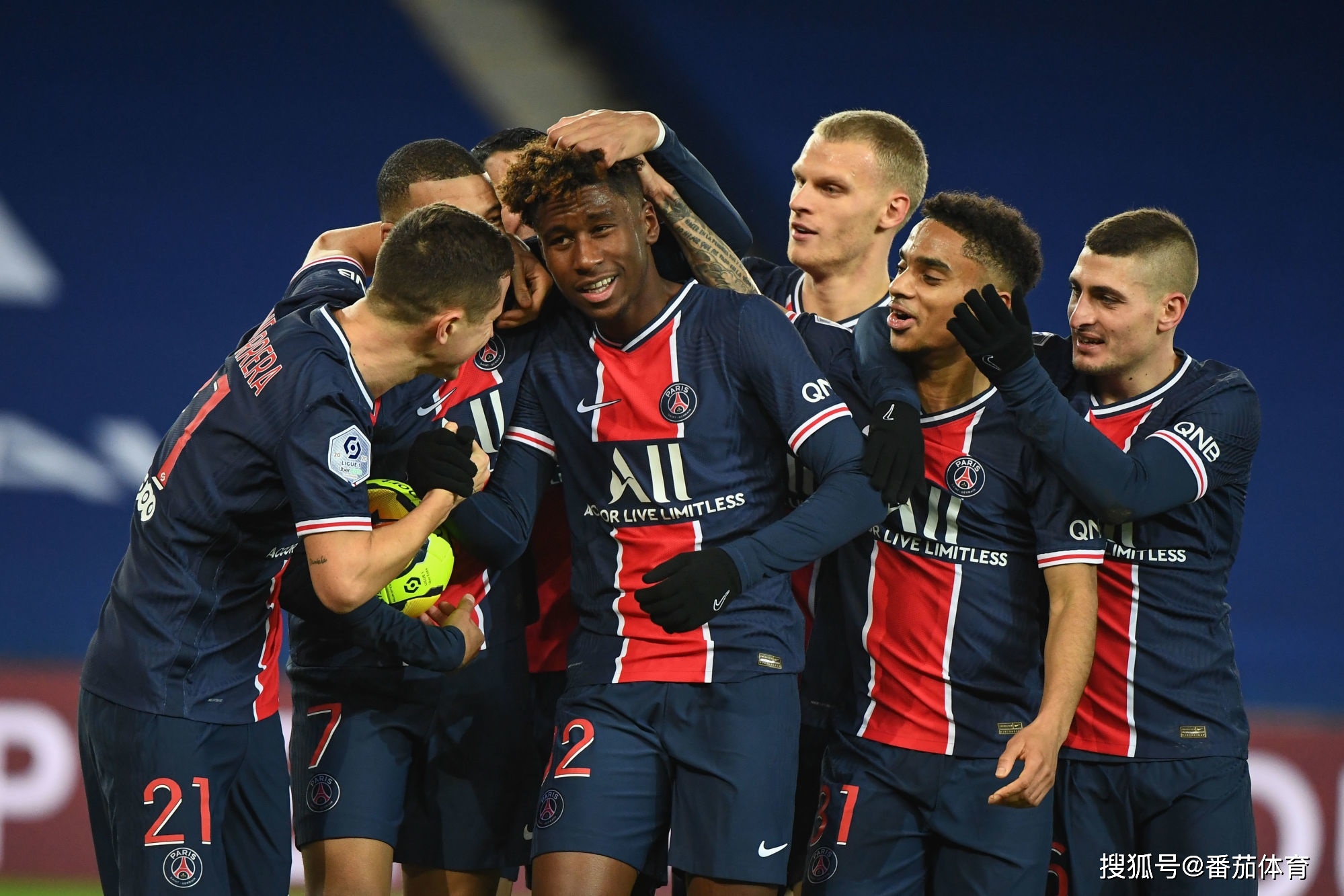 对手：这人是机器人吗？（对手质疑：他是机器人？）