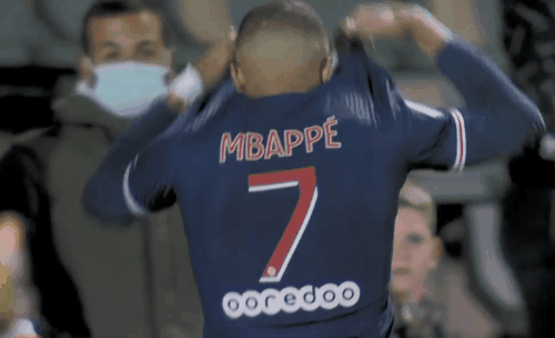 佩佩的成人女星女友：没花过他钱；他30岁生日我给他花了3万（佩佩成人影星女友：从没花过他的钱，他30岁生日反倒是我出了3万）