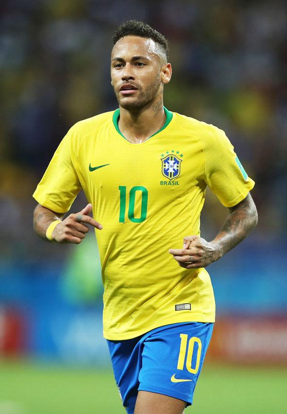 波媒：莱万与巴萨均未确定是否续约，将等到明年再做决定（波媒：莱万与巴萨续约悬而未决，相关决定推迟至明年）