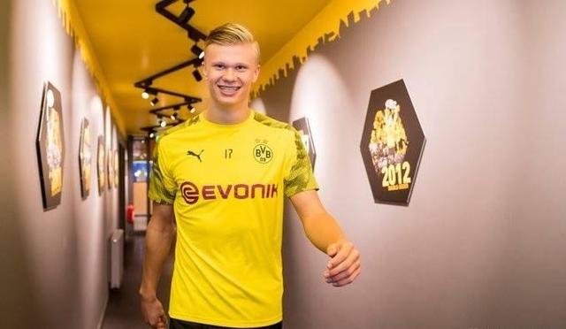 博主：国足选帅名单已上报，竞争主要在邵佳一和李国旭间展开（博主称国足主帅候选名单已提交，邵佳一与李国旭成为主要竞争焦点）