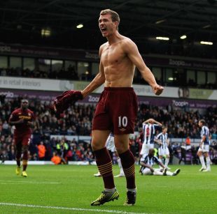 半场战报：西汉姆联1-1埃弗顿，帕奎塔建功，伊德里萨-盖伊破门（半场简报：西汉姆联1-1埃弗顿，帕奎塔与伊德里萨-盖伊各入一球）