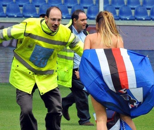 迪奥曼德：我们了解拜仁的实力，通过定位球丢分确实令人遗憾（迪奥曼德：深知拜仁实力，因定位球失分令人惋惜）