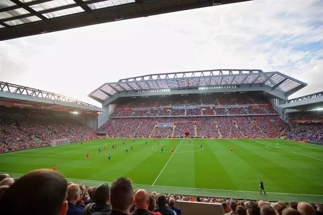 迈阿密国际vs纽约城首发：梅西领衔，苏亚雷斯替补（迈阿密国际对阵纽约城首发出炉：梅西率队出战，苏亚雷斯坐镇替补席）